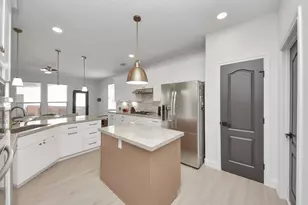 1810 Blue Water Bay Dr, Katy, TX 77494 - Photo 9