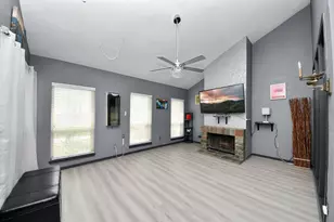7877 Kendalia Dr, Houston, TX 77036 - Photo 5