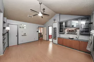 7877 Kendalia Dr, Houston, TX 77036 - Photo 21