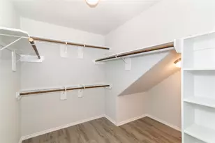 8630 Doris Oaks Cir, Houston, TX 77028 - Photo 9