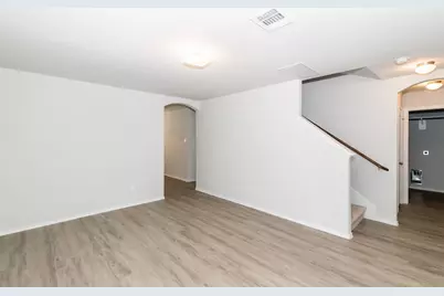 8630 Doris Oaks Circle, Houston, TX 77028 - Photo 5