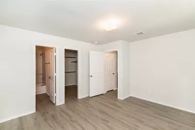 8630 Doris Oaks Circle, Houston, TX 77028 - Photo 7