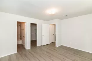 8630 Doris Oaks Cir, Houston, TX 77028 - Photo 7