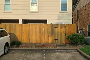 10615 Briar Forest Dr, Houston, TX 77042 - Photo 31