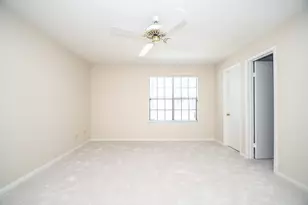 9800 Pagewood Ln, Houston, TX 77042 - Photo 15