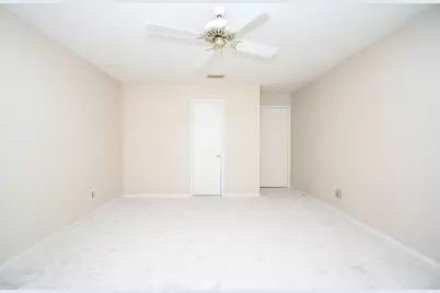 9800 Pagewood Lane #2108, Houston, TX 77042 - Photo 17