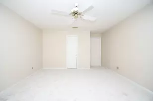 9800 Pagewood Ln, Houston, TX 77042 - Photo 17