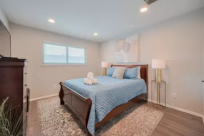 14688 Perthshire Road #C, Houston, TX 77079 - Photo 31