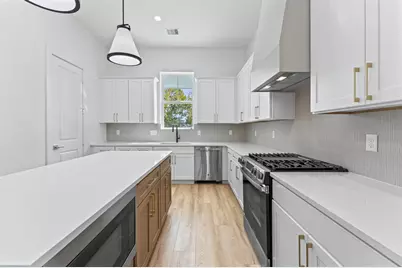 4129 De George Street, Houston, TX 77009 - Photo 17