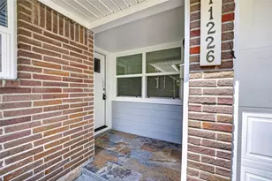 11226 Huggins Dr, Houston, TX 77035 - Photo 3