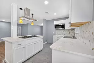 11226 Huggins Dr, Houston, TX 77035 - Photo 9