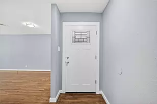 11226 Huggins Dr, Houston, TX 77035 - Photo 5