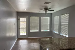 7022 Leaders Crossing Dr, Houston, TX 77072 - Photo 15