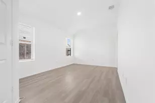 14518 Broadbury Pond Rd, Houston, TX 77583 - Photo 17