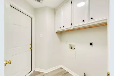 105 Washington Avenue, Clute, TX 77531 - Photo 17