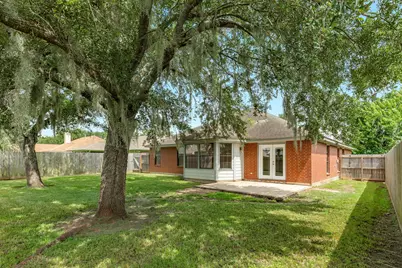 105 Washington Avenue, Clute, TX 77531 - Photo 19