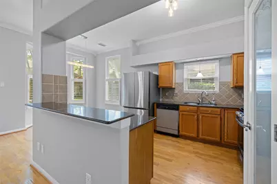 21 Long Hearth Place, The Woodlands, TX 77382 - Photo 9