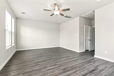 313 N Centro Circle, Shenandoah, TX 77385 - Photo 9