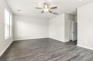 313 N Centro Cir, Shenandoah, TX 77385 - Photo 9