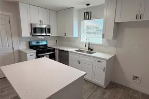 5842 Beldart St, Houston, TX 77033 - Photo 3