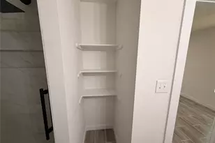 5842 Beldart St, Houston, TX 77033 - Photo 15