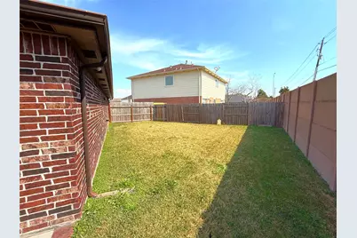 9204 Tejas Court, La Porte, TX 77571 - Photo 11