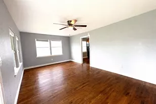 406 N Fig St, Sweeny, TX 77480 - Photo 5