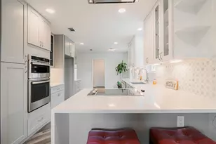 8526 Hiawatha Dr, Houston, TX 77036 - Photo 9