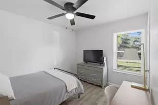 12019 Plumbrook Dr, Houston, TX 77099 - Photo 11
