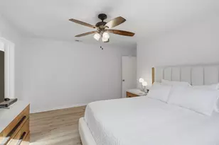 12019 Plumbrook Dr, Houston, TX 77099 - Photo 15