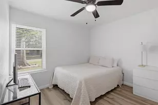 12019 Plumbrook Dr, Houston, TX 77099 - Photo 13