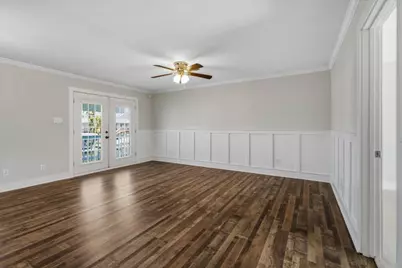 606 Warsaw St, Bayou Vista, TX 77563 - Photo 9