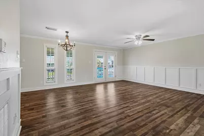 606 Warsaw St, Bayou Vista, TX 77563 - Photo 13