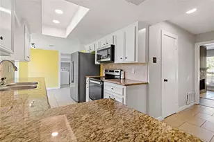 4518 N Heron Dr, Seabrook, TX 77586 - Photo 5