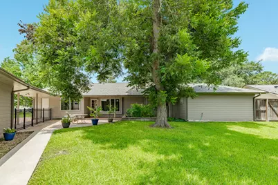 320 Linden Lane, Lake Jackson, TX 77566 - Photo 31