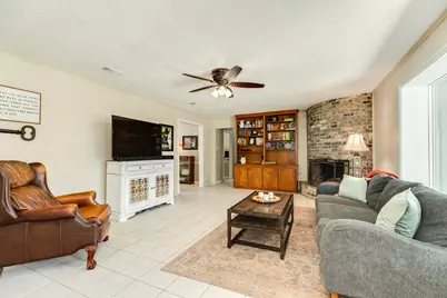 320 Linden Lane, Lake Jackson, TX 77566 - Photo 5