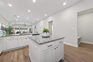 561 Cedar Harbor Ct, Conroe, TX 77304 - Photo 13