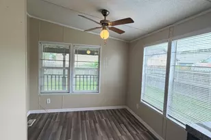 11703 Greenmesa Dr, Houston, TX 77044 - Photo 5