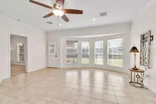 147 April Waters Dr W, Conroe, TX 77356 - Photo 31