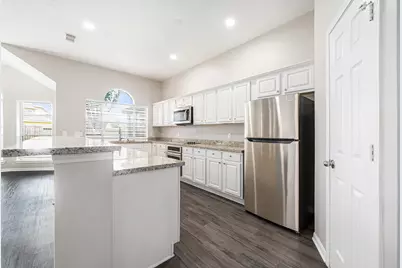 7538 Orchard Hills Lane, Sugar Land, TX 77479 - Photo 11