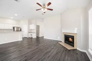 7538 Orchard Hills Ln, Sugar Land, TX 77479 - Photo 9