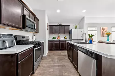 5623 Providence Green Court, Katy, TX 77449 - Photo 9