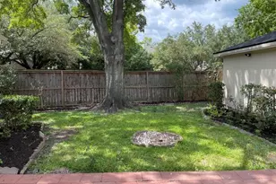 2806 Hollow Creek Dr, Houston, TX 77082 - Photo 37