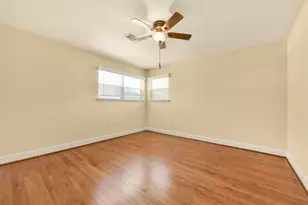 523 Oakdale Ave, Shoreacres, TX 77571 - Photo 13