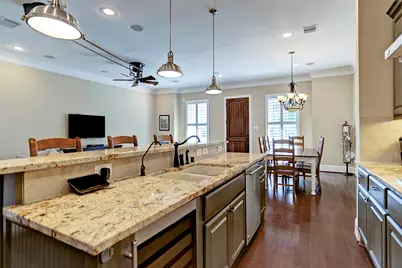 31 E Breezy Way, The Woodlands, TX 77380 - Photo 9