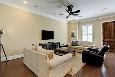 31 E Breezy Way, The Woodlands, TX 77380 - Photo 17