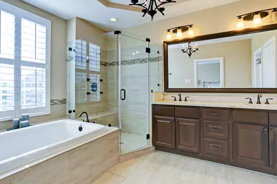 31 E Breezy Way, The Woodlands, TX 77380 - Photo 21