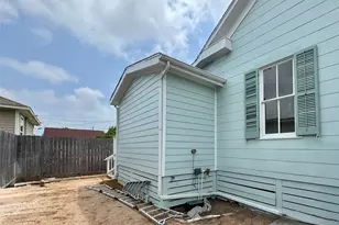 1312 35th St, Galveston, TX 77550 - Photo 31