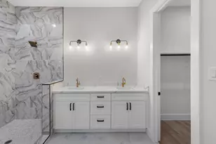 2348 Delafield St, Houston, TX 77023 - Photo 17