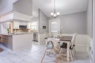 404 River Oaks Dr, Huntsville, TX 77340 - Photo 9